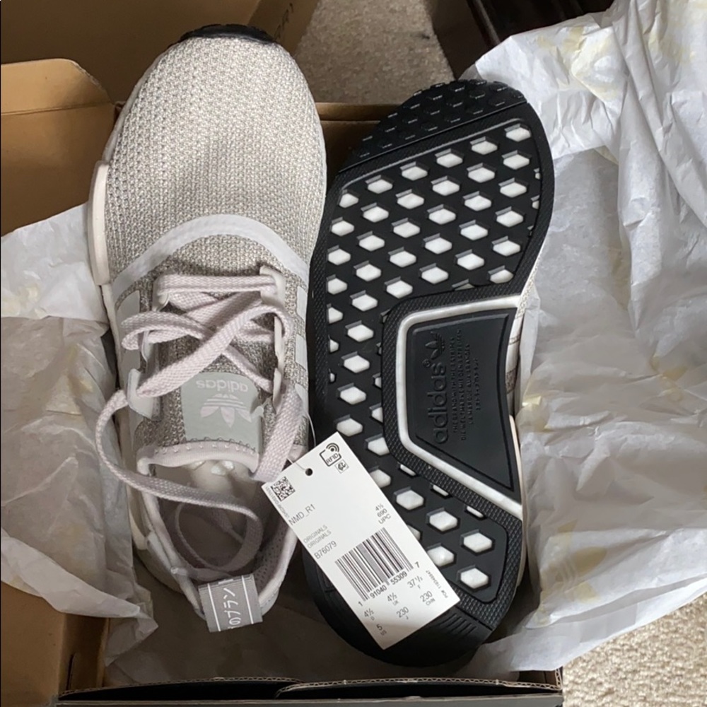 Adidas sneakers BRAND NEW BOX AND TAGS